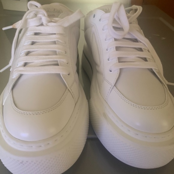 Selling my white prada sneakers size 37/50 - Picture 1 of 5